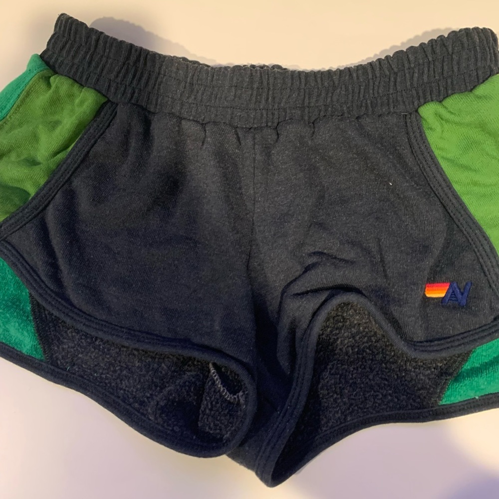 AV GREEN SHORTS💚💚💚